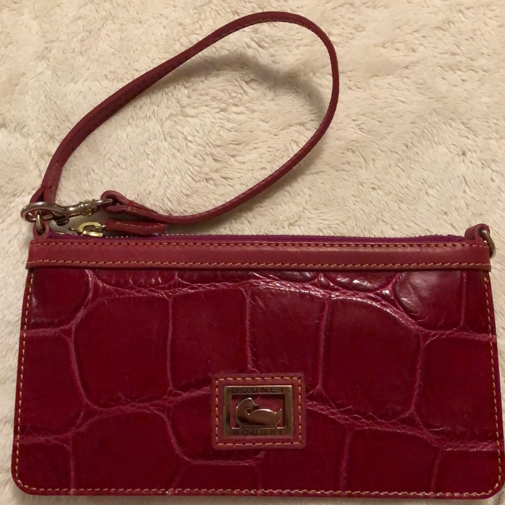 Dooney & Bourke Fuchsia wristlet in Croco print.